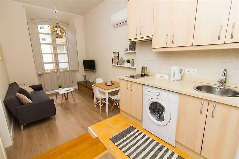 Alamos Apartment - Urban Escapade مالقة